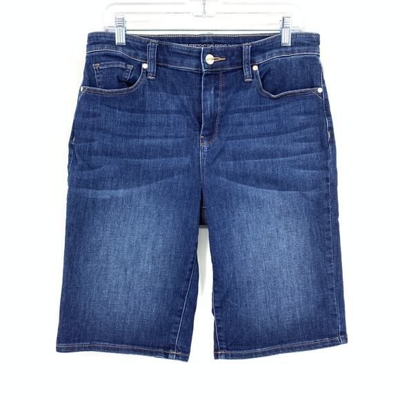SOLD Chicos Perfect Stretch Girlfriend Short Womens Size 1 US 8 Medium Wash - Picture 2 of 8